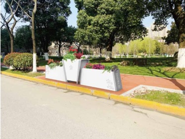 落英繽紛人行道隔離美化鋁板花箱